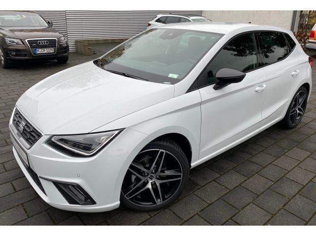 Magnetic grau Gebraucht 2022 Seat Ibiza FR Limousine | 19.950 € (Fairer Preis) - Bild 1/4