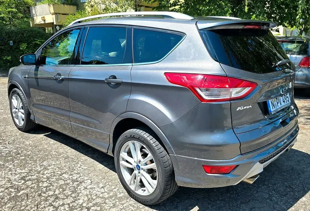 Gebraucht Ford Kuga Individual 163 PS (119 kW) 2014 Silber SUV