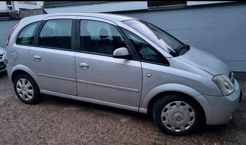 Silber Gebraucht 2004 Opel Meriva Van / Kleinbus | 1.700 € (Etwas zu teuer) - Bild 1/2