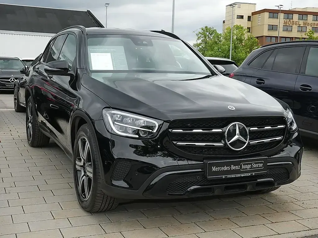 Gebraucht Mercedes GLC200 Urban 163 PS (119 kW) 2022 Schwarz SUV