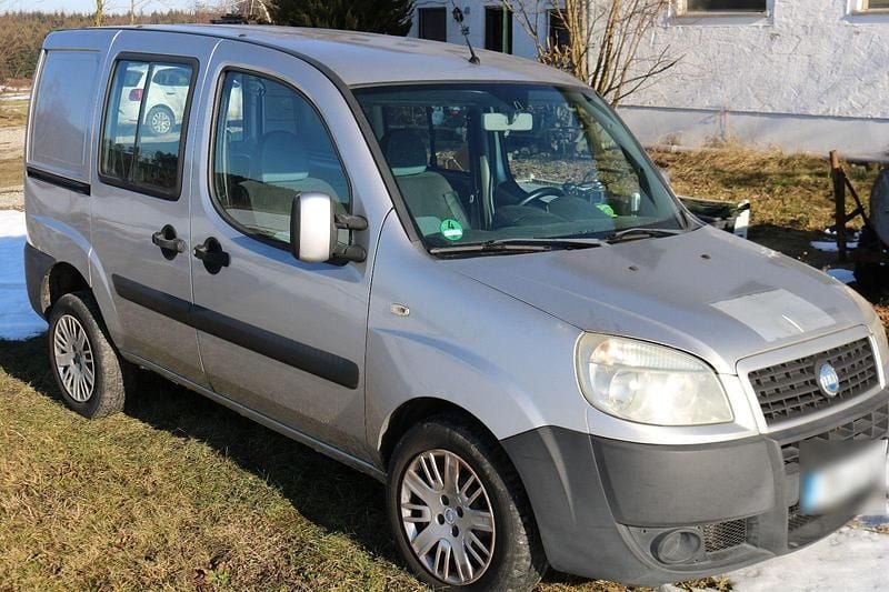 Gebraucht Fiat Doblò 77 PS (56 kW) 2006 Silber Van / Kleinbus