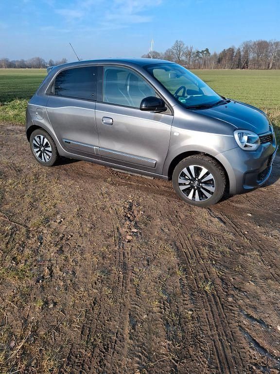Grau Gebraucht 2022 Renault Twingo Techno Kleinwagen | 10.800 € (Guter Preis) - Bild 1/4