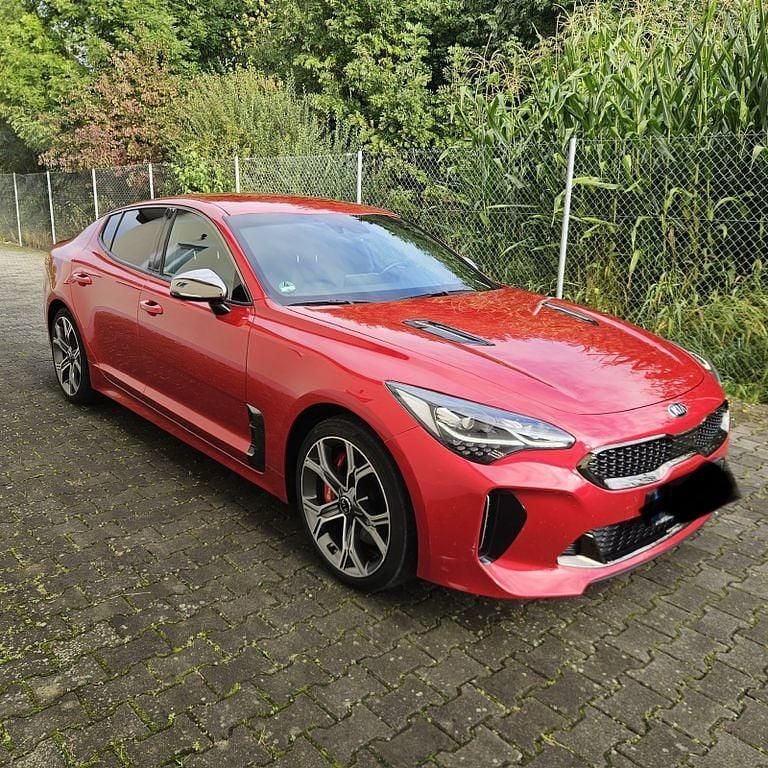 Rot Gebraucht 2018 Kia Stinger Limousine | 27.700 € (Fairer Preis) - Bild 1/4
