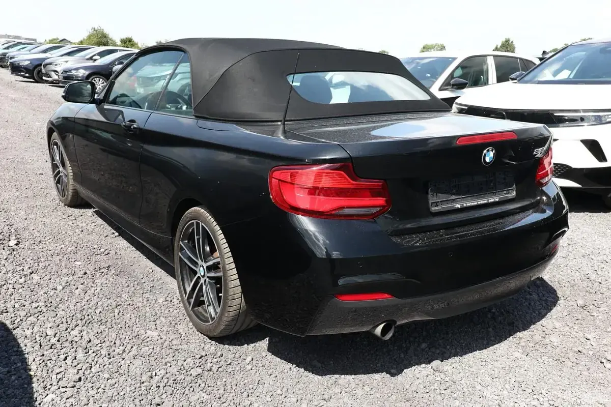 Gebraucht BMW 218 M Sport 136 PS (100 kW) 2018 Saphirschwarz metallic Cabrio