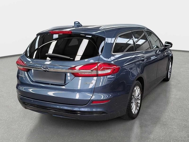 Gebraucht Ford Mondeo Titanium 140 PS (102 kW) 2022 Chromablau metallic metallic