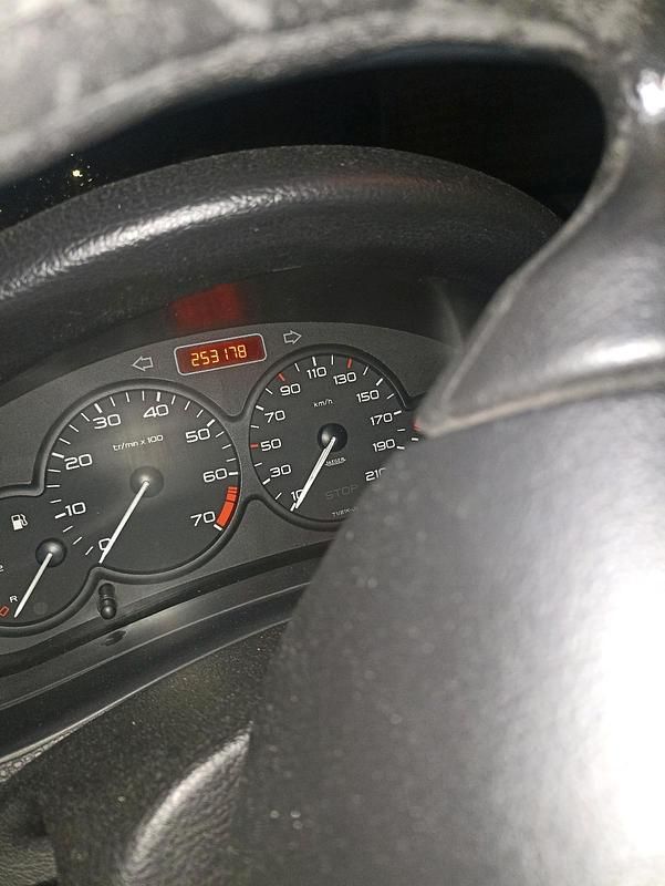 Gebraucht Peugeot 206 75 PS (55 kW) 2009 Schwarz Kleinwagen