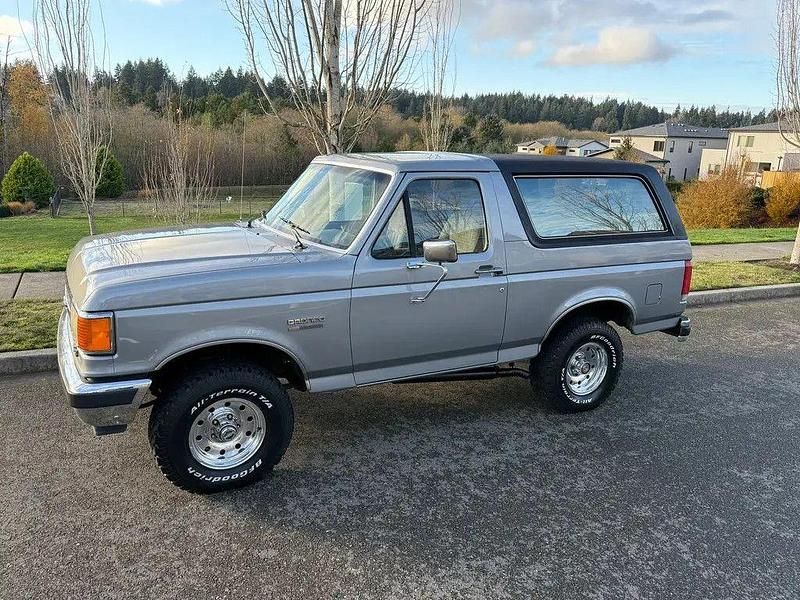 Grau Gebraucht 1989 Ford Bronco XLT SUV | 9.900 € - Bild 1/4