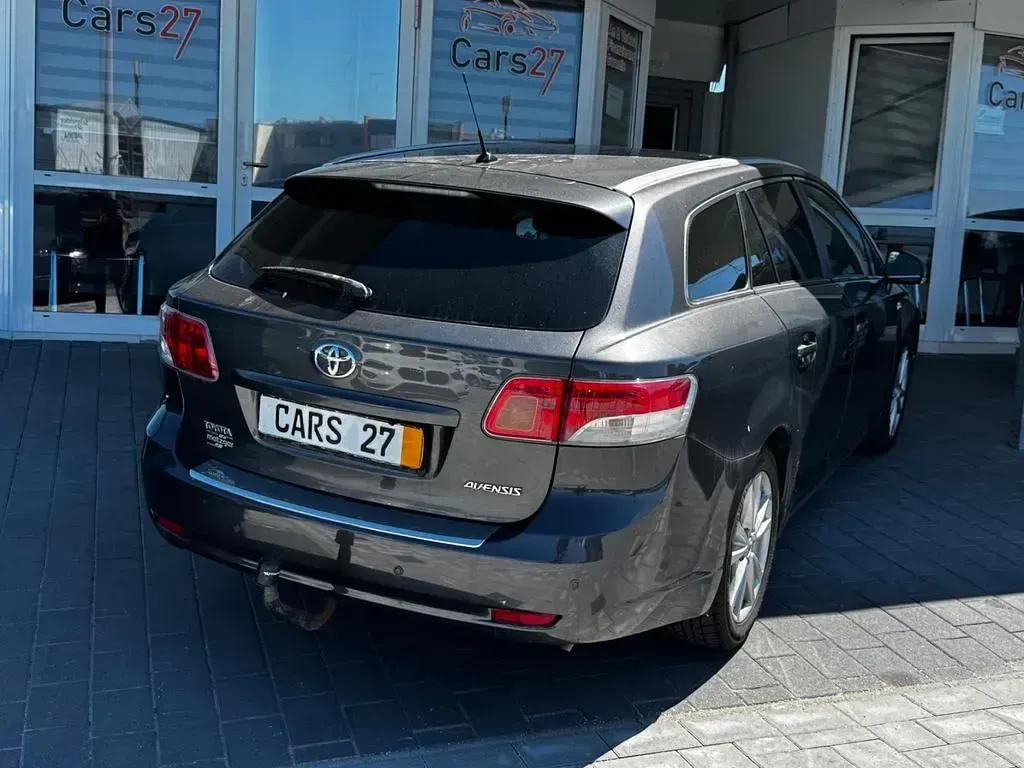 Gebraucht Toyota Avensis Edition 150 PS (110 kW) 2011 Grau Kombi