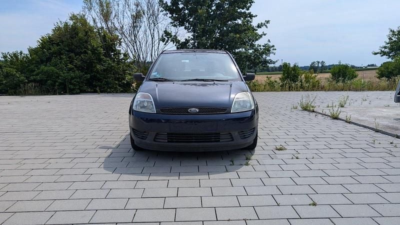 Blau Gebraucht 2003 Ford Fiesta Kleinwagen | 290 € (Superpreis) - Bild 1/4