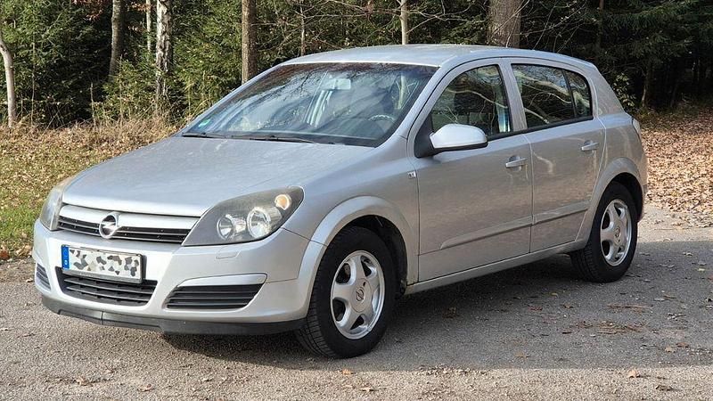 Gebraucht Opel Astra 90 PS (66 kW) 2004 Silber Limousine