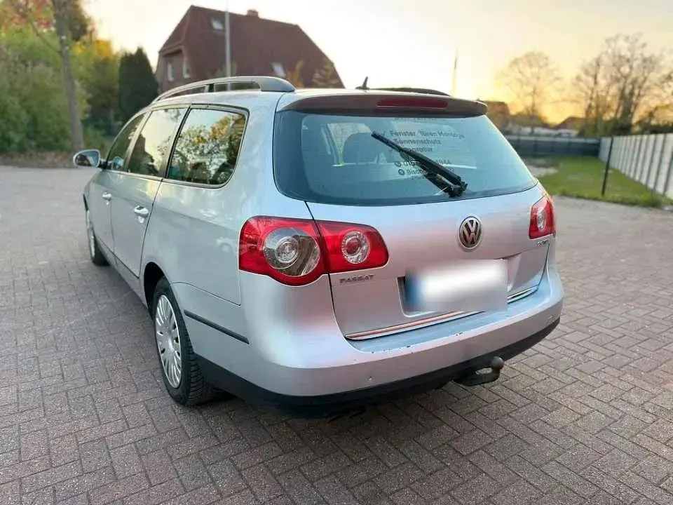 Second-hand VW Passat 140 CP (102 kW) 2006 Argintiu Break
