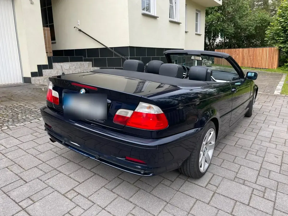 Gebraucht BMW 318 Cabriolet 143 PS (105 kW) 2002 Blau Cabrio
