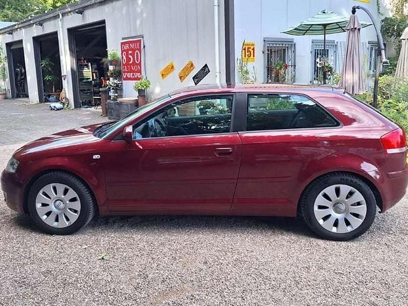 Rot Gebraucht 2004 Audi A3 Limousine | 2.950 € (Fairer Preis) - Bild 1/4