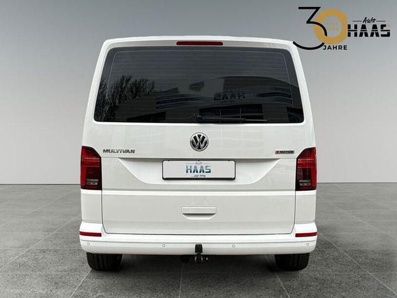 Second-hand VW Multivan 450 CP (330 kW) 2022 Alb Monovolum