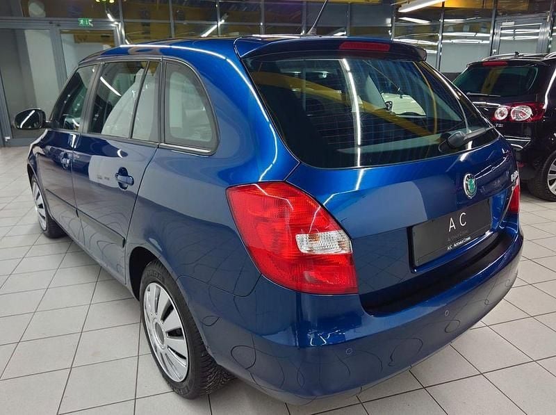 Gebraucht Skoda Fabia Ambiente 105 PS (77 kW) 2011 Blau Kombi