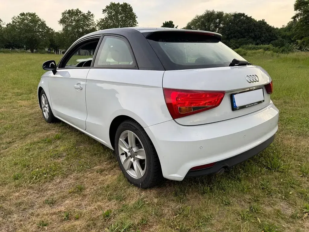 Gebraucht Audi A1 Design 90 PS (66 kW) 2015 Weiß Kleinwagen
