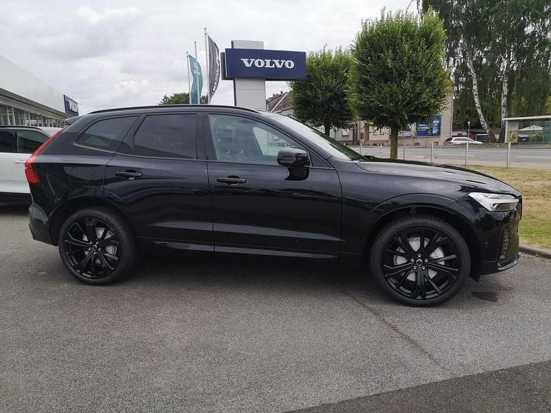Neu Volvo XC60 Plus 250 PS (183 kW) 2026 Schwarz SUV