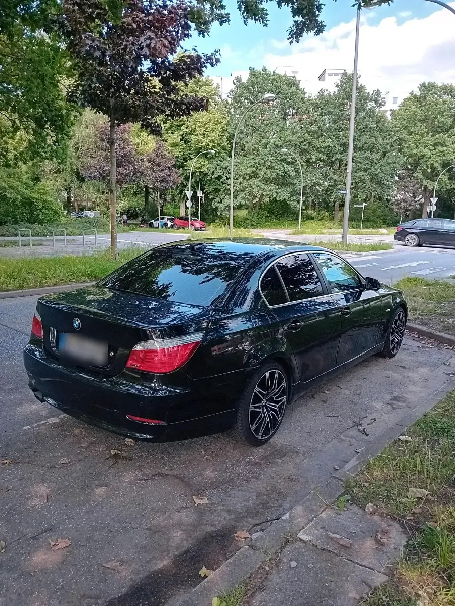 Gebraucht BMW 523 190 PS (139 kW) 2009 Schwarz Limousine