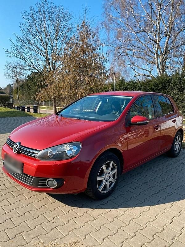 Gebraucht VW Golf VI 86 PS (63 kW) 2011 Rot Kleinwagen