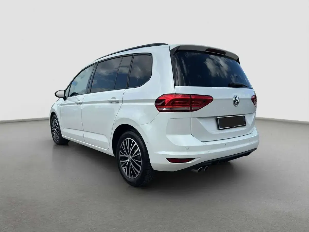 Gebraucht VW Touran Highline 190 PS (139 kW) 2018 Weiß Van / Kleinbus