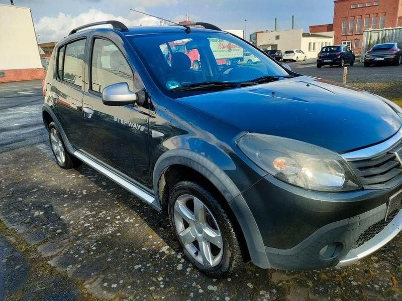 Gebraucht Dacia Sandero Stepway 84 PS (61 kW) 2012 Grau Limousine