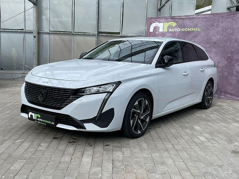 Okenitweiß metallic Gebraucht 2023 Peugeot 308 Allure Kombi | 21.990 € (Fairer Preis) - Bild 1/4