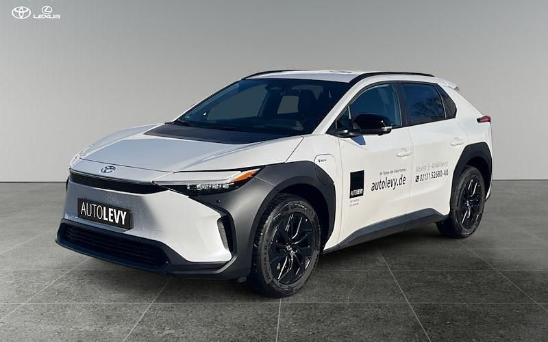 Weiß Gebraucht 2025 Toyota bZ4X Team SUV | 43.999 € (Fairer Preis) - Bild 1/4