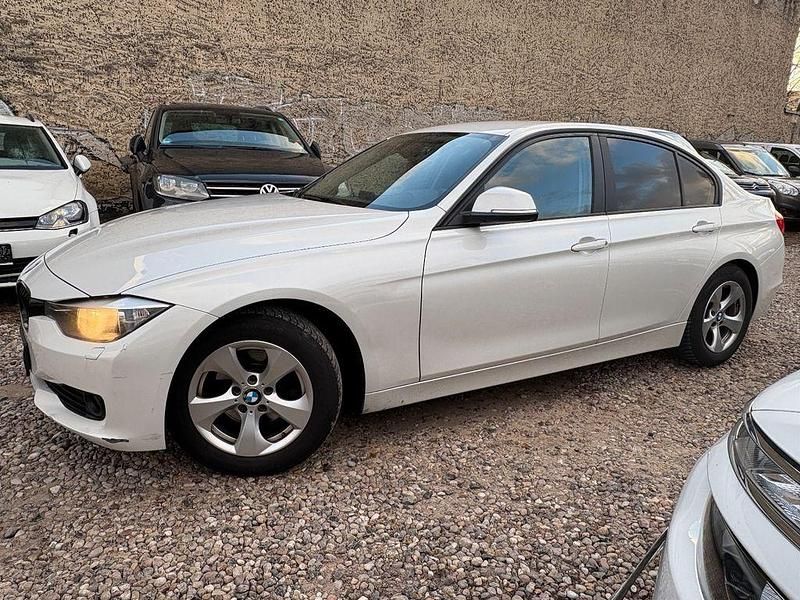 Gebraucht BMW 320 Efficient Dynamics 163 PS (119 kW) 2015 Weiß Limousine