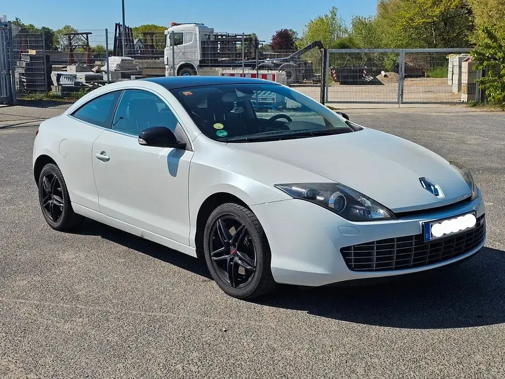 Gebraucht Renault Laguna III 150 PS (110 kW) 2012 Weiß Coupé