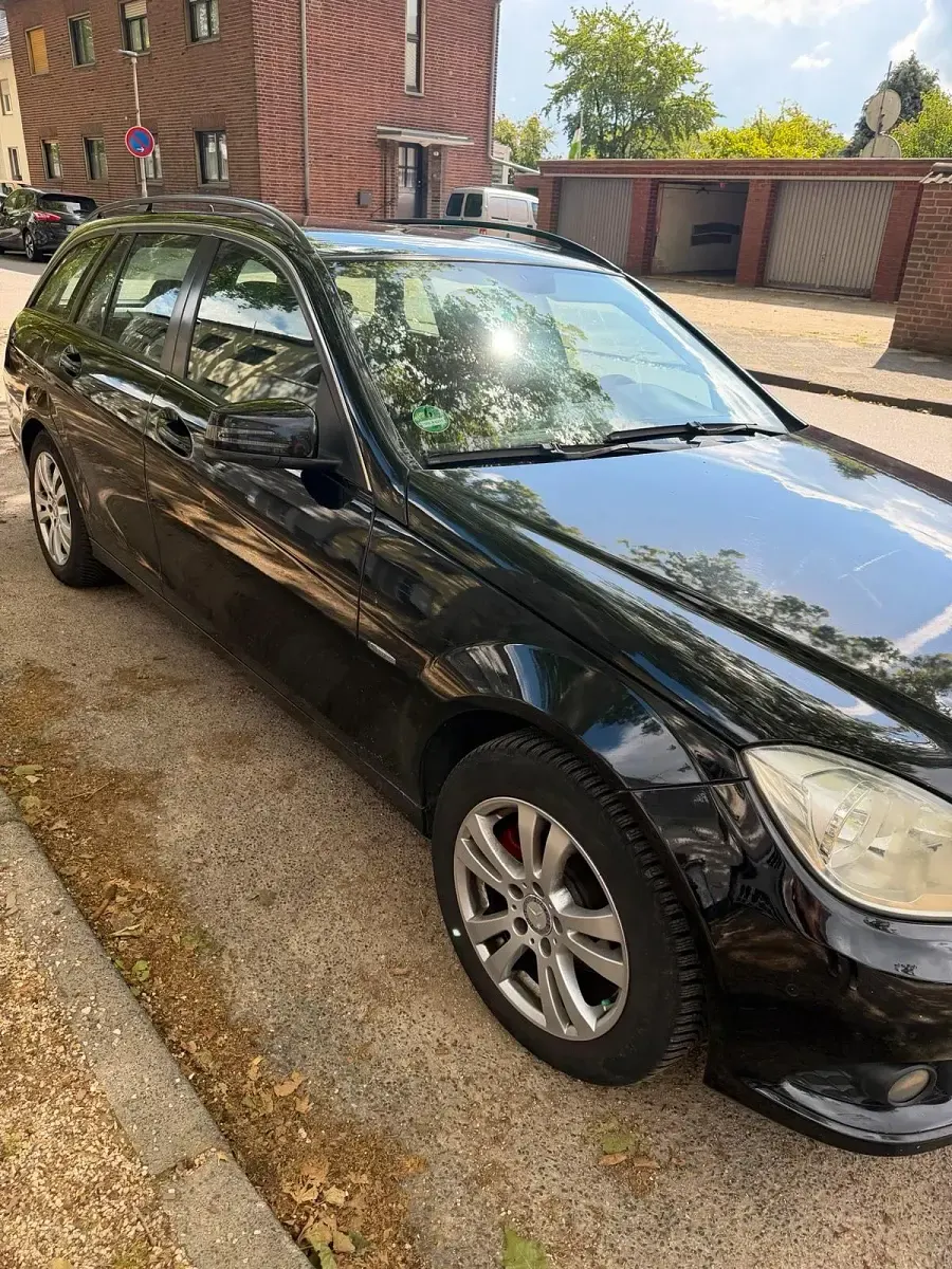 Gebraucht Mercedes 180 122 PS (89 kW) 2011 Schwarz Limousine