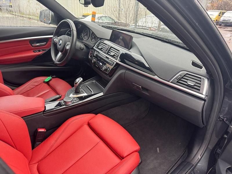 Gebraucht BMW 330 Sport Line 258 PS (189 kW) 2016 Grau Limousine