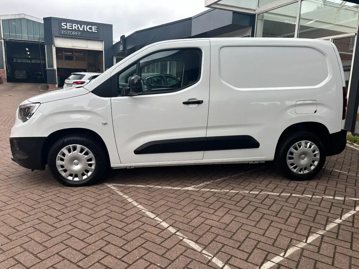 Gebraucht Opel Combo Edition 131 PS (96 kW) 2021 Weiß Van / Kleinbus