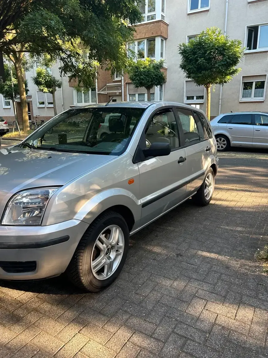 Gebraucht Ford Fusion 80 PS (58 kW) 2004 Grau Kleinwagen