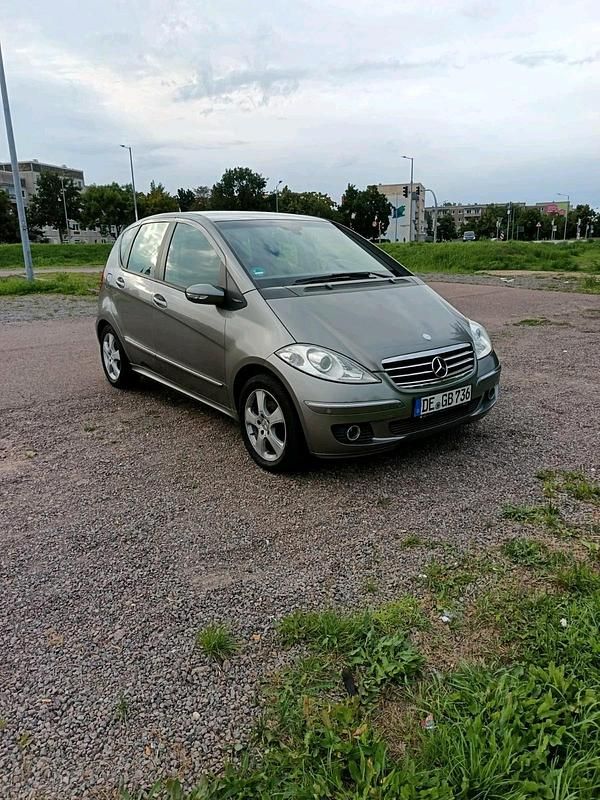 Silber Gebraucht 2005 Mercedes A150 Van / Kleinbus | 2.999 € (Fairer Preis) - Bild 1/4