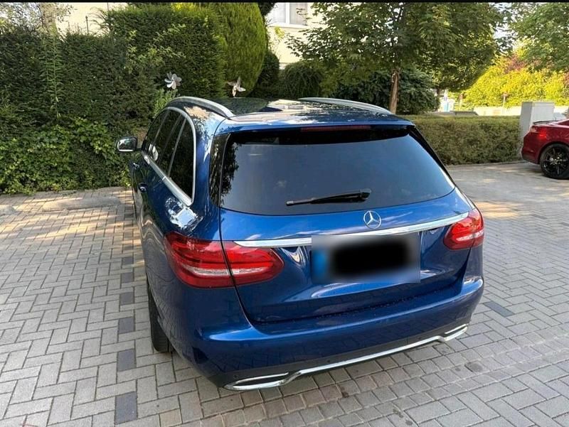 Gebraucht Mercedes C220 179 PS (131 kW) 2015 Blau Kombi
