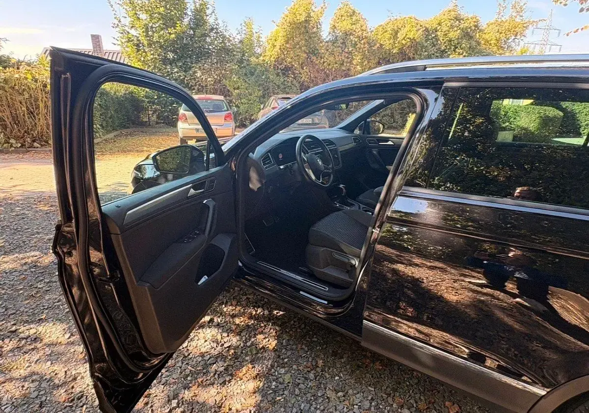 Gebraucht VW Tiguan 150 PS (110 kW) 2022 Schwarz SUV