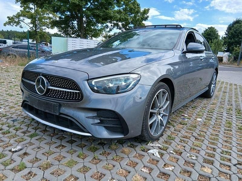Grau Gebraucht 2022 Mercedes E300 AMG Limousine | 35.299 € (Superpreis) - Bild 1/4