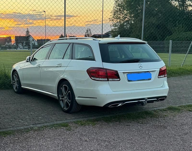 Weiß Gebraucht 2014 Mercedes E350 Kombi | 14.499 € (Fairer Preis) - Bild 1/4