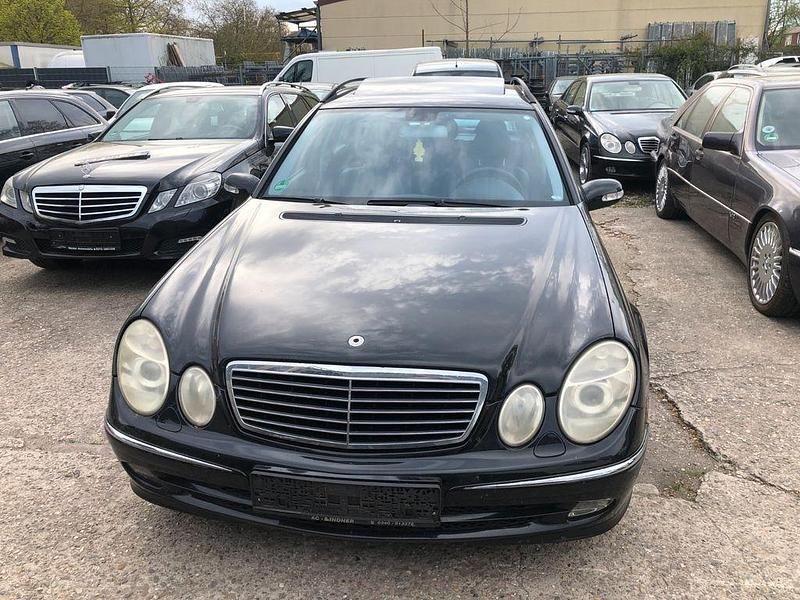 Gebraucht Mercedes E200 163 PS (119 kW) 2003 Schwarz Kombi