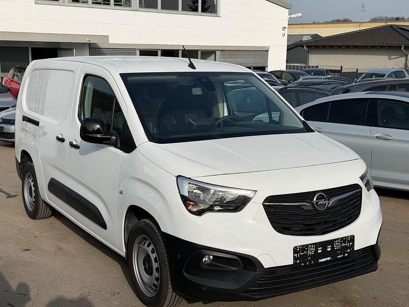 Gebraucht Opel Combo 131 PS (96 kW) 2022 Weiß Van / Kleinbus