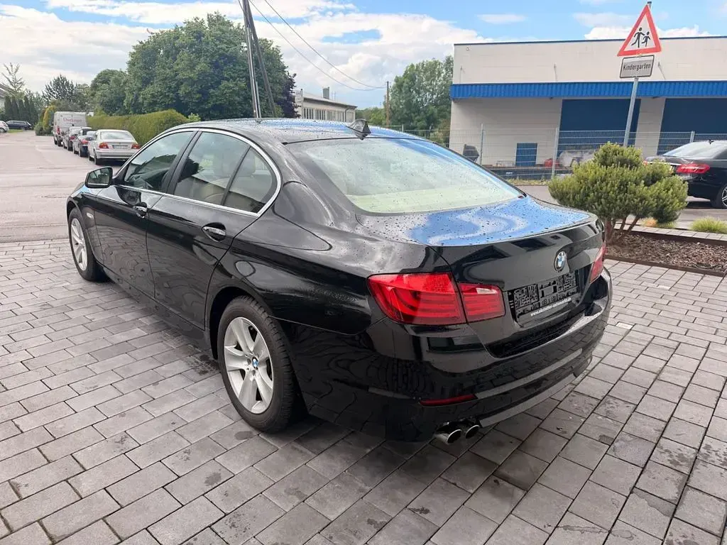 Gebraucht BMW 523 204 PS (150 kW) 2010 Schwarz Limousine