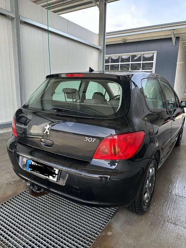 Gebraucht Peugeot 307 109 PS (80 kW) 2001 Schwarz Kleinwagen