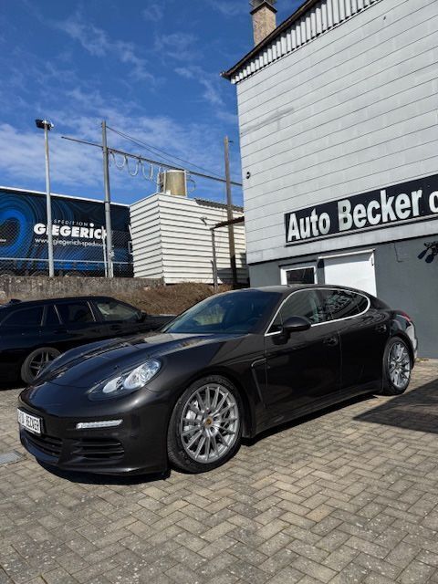 Grau Gebraucht 2014 Porsche Panamera S Limousine | 39.900 € - Bild 1/4