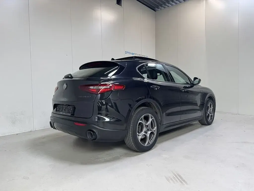 Gebraucht Alfa Romeo Stelvio 201 PS (147 kW) 2021 Schwarz SUV