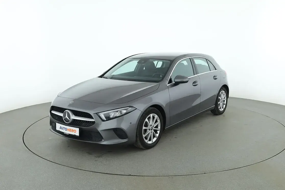 Gebraucht Mercedes A200 163 PS (119 kW) 2021 Limousine