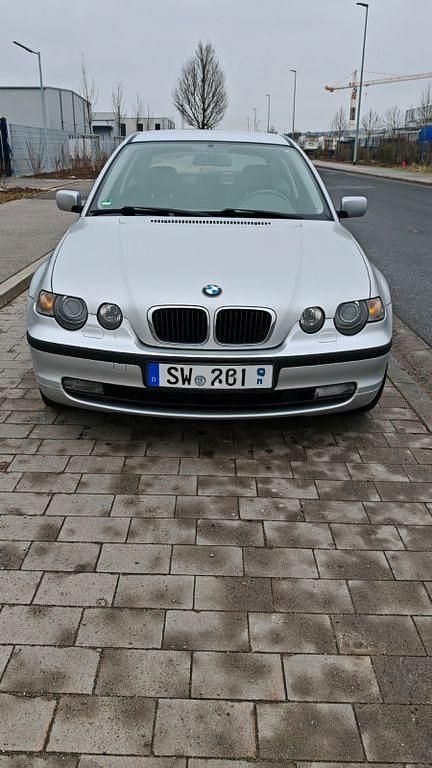 Gebraucht BMW 320 150 PS (110 kW) 2004 Silber Limousine