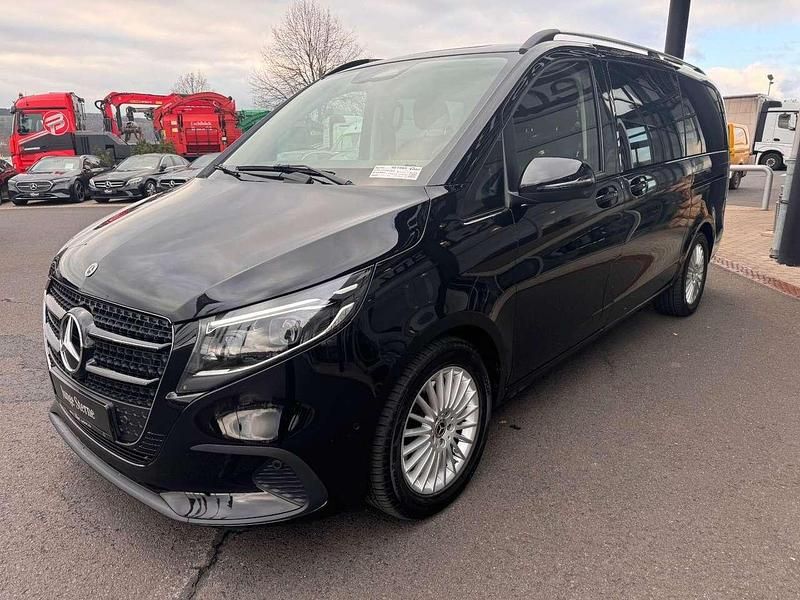 Gebraucht Mercedes E250 Style 190 PS (139 kW) 2025 Obsidianschwarz metallic (metallic) Kombi