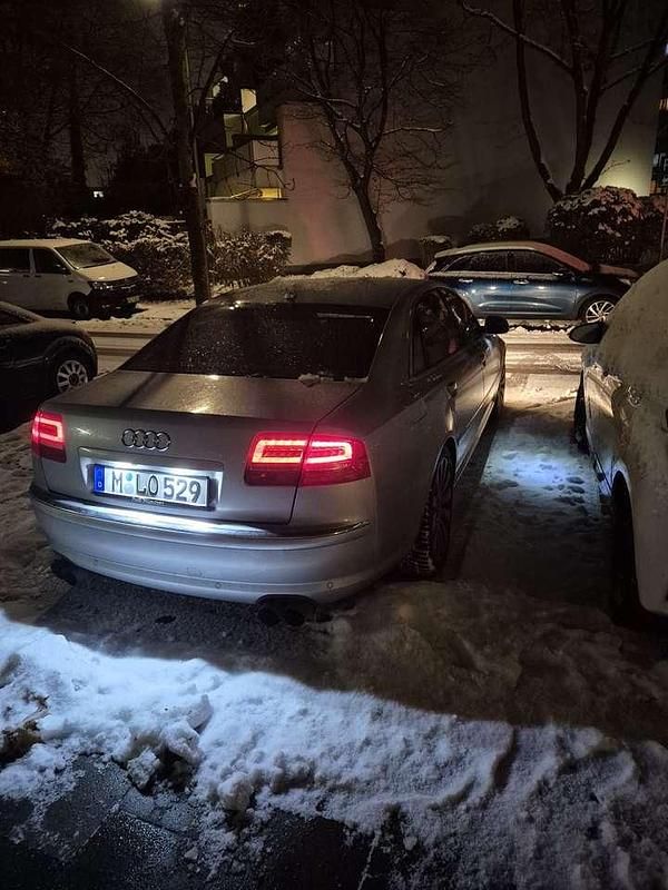 Second-hand Audi A8L 232 CP (170 kW) 2009 Argintiu Berlinǎ