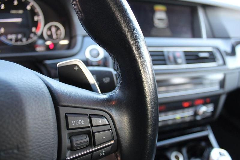 Gebraucht BMW 520 Luxury Line 190 PS (139 kW) 2015 Silber Limousine