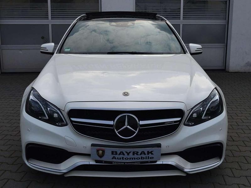 Gebraucht Mercedes E63 AMG AMG 557 PS (409 kW) 2015 Weiß Limousine